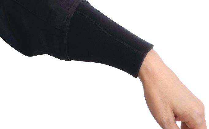 モビーズのスーツファンクション シェルドライスーツ用直付けクロロプレンリストシールは内側のスキン素材が肌に密着し、手首からの浸水を防止します。